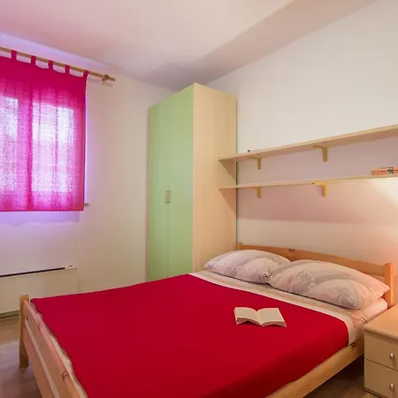 Apartman -jele شقة *