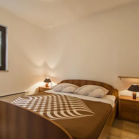 Apartment Apartman -Jele Fazana
